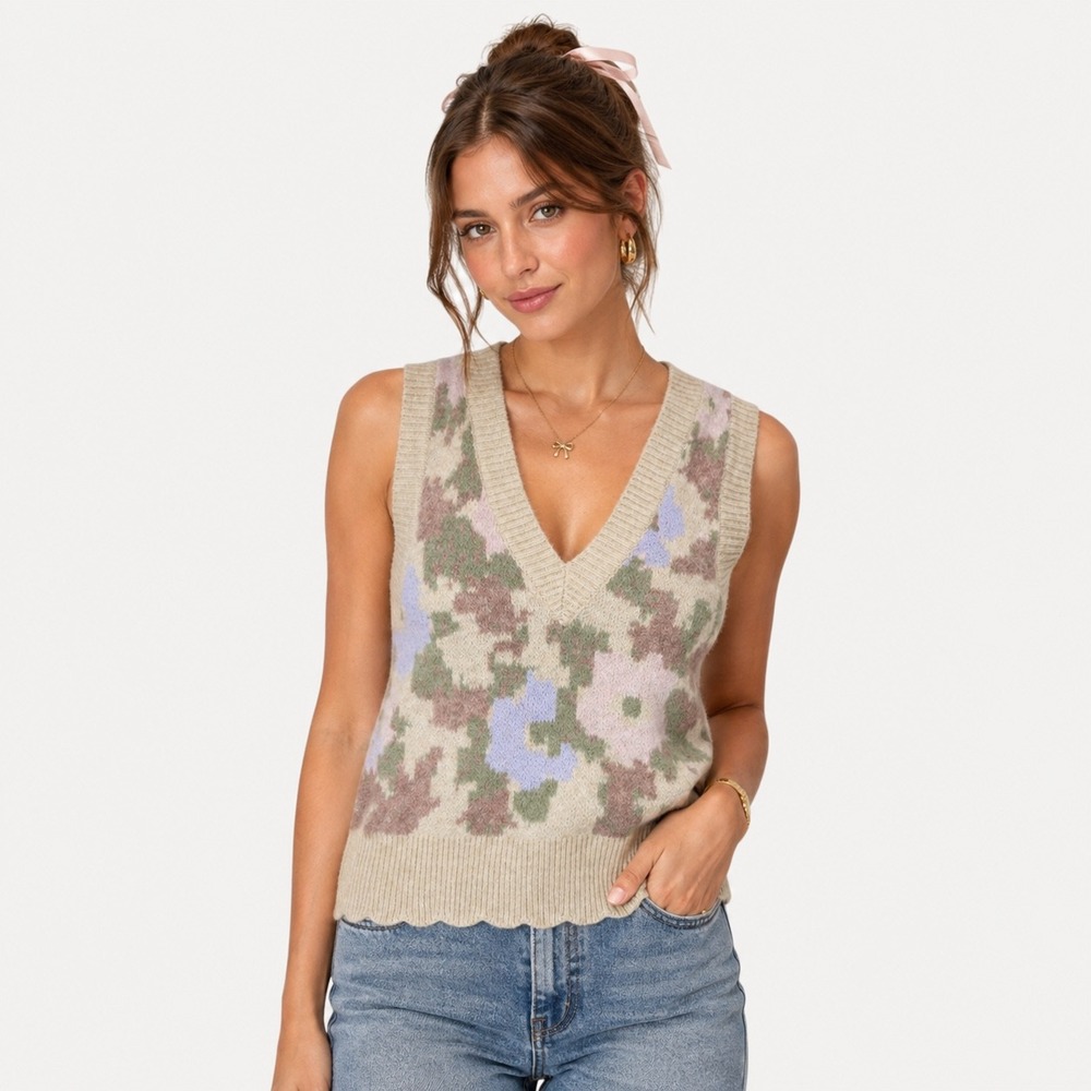 ASTR The Label Sweater Vest Ivory Pink Floral V-Neck Knit Womens M Coquette